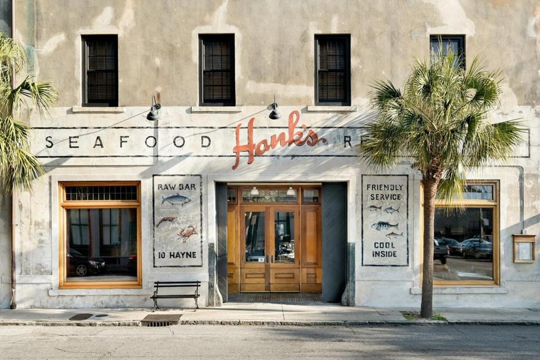 Hank's Seafood Restaurant source photo review