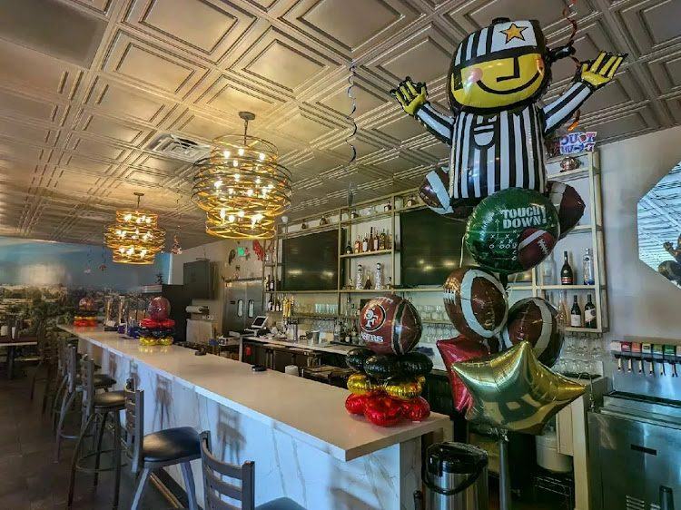 L.A. Crazy Crab dining room photo review