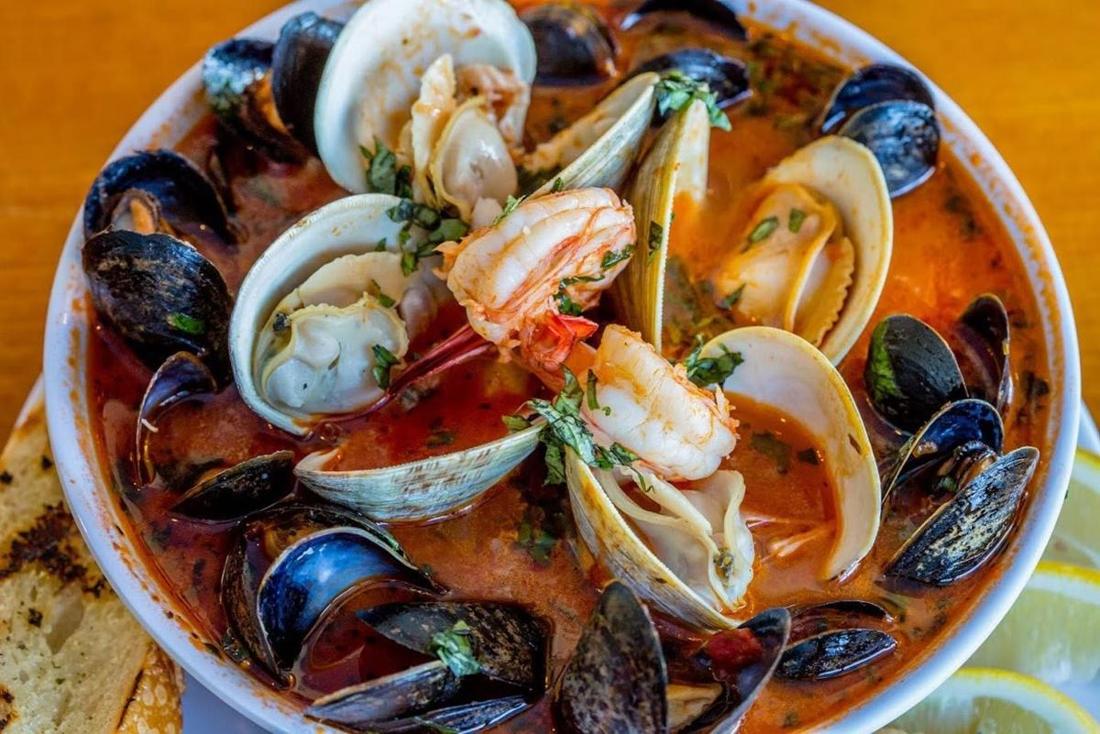 Blue Water Seafood Market & Grill official website photograph